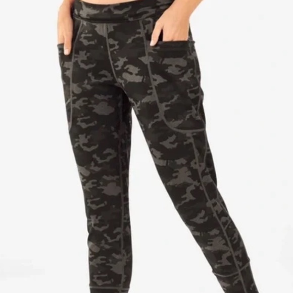 Fabletics Pants - Fabletics Maj Pocket Pant